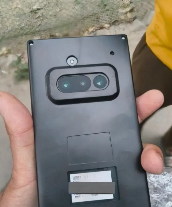 Nothing Phone (3a) Camera Design Leaked – What’s New in This Budget-Friendly Contender? 1 Nothing-Phone-3a-leaked-hands-on